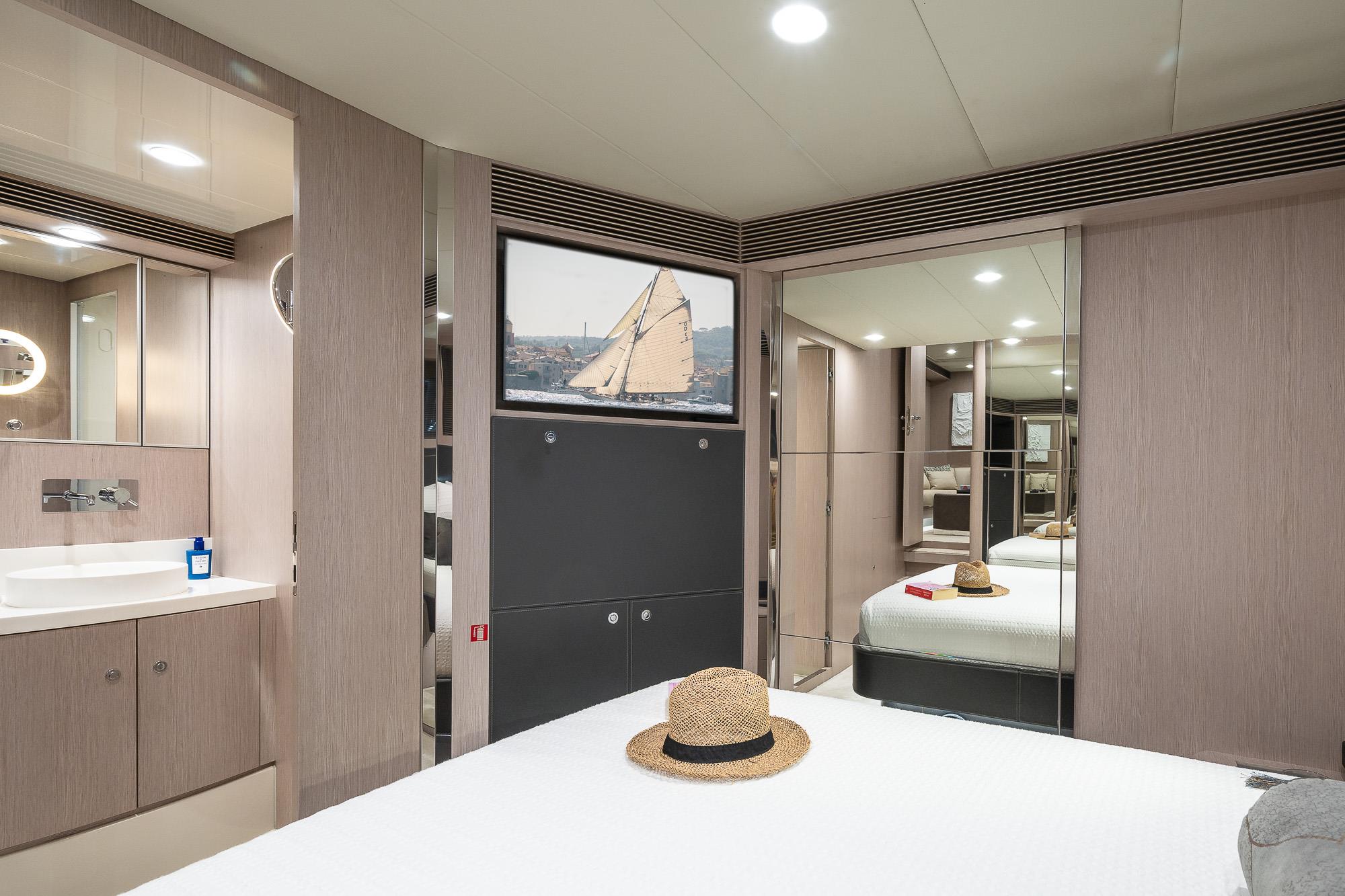 2013 RIVA 63' VIRTUS 